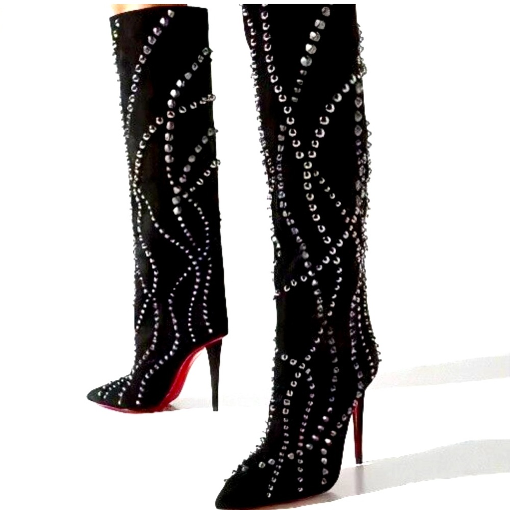 Christian Louboutin Boots
Size 37 (7)
Never worn
Black, Suede